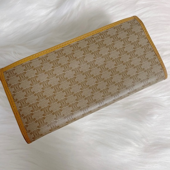Celine Macadam long bifold. - Picture 3 of 11